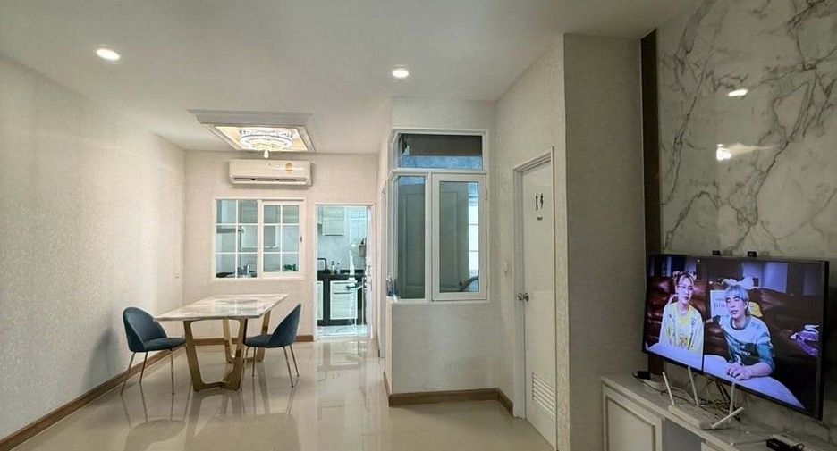 For rent 4 ベッドルーム townhouse in Chom Thong, Bangkok