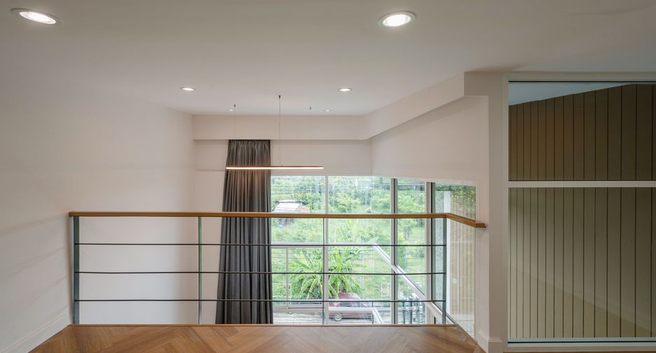 For sale 4 bedrooms house in Lat Phrao, Bangkok