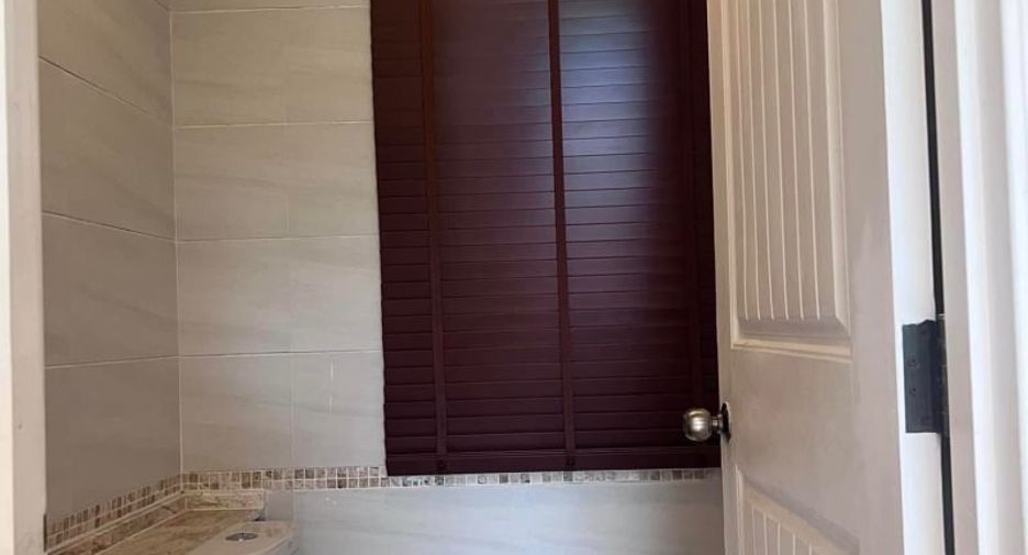 À vendre 3 chambres villa à Huay Yai, Pattaya