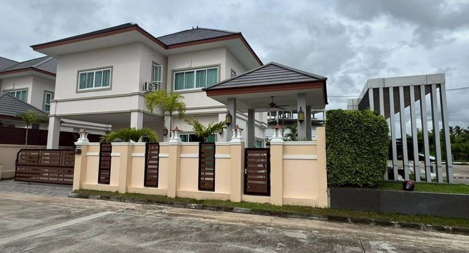 À louer 4 chambres maison à Bang Lamung, Chonburi