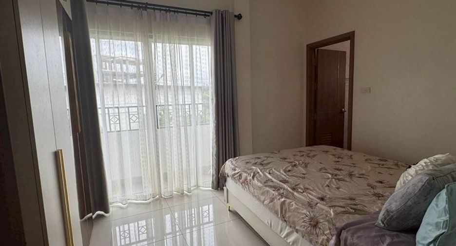 À louer 4 chambres maison à Bang Lamung, Chonburi