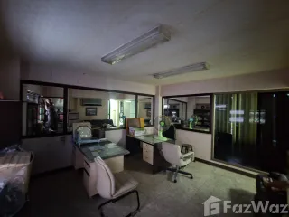 For rent 4 bedrooms retail Space in Samphanthawong, Bangkok