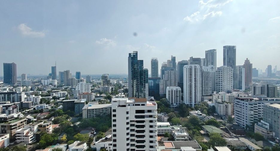 For rent 2 bedrooms condo in Khlong Toei, Bangkok
