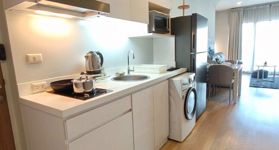 For rent 2 bedrooms condo in Khlong Toei, Bangkok