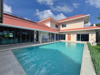 À louer et à vendre 5 chambres maison à Bang Lamung, Chonburi