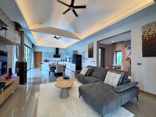 À louer et à vendre 5 chambres maison à Bang Lamung, Chonburi