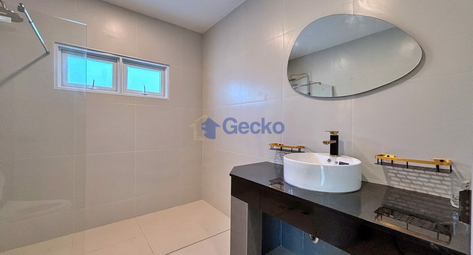 For sale 5 bedrooms house in Bang Lamung, Chonburi