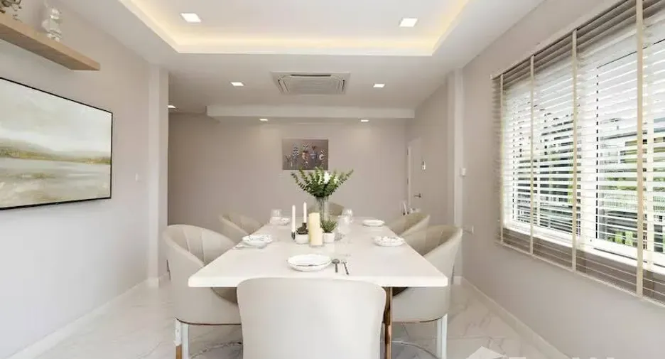 Haus zur Miete mit 3 Zimmer in Huai Khwang, Bangkok
