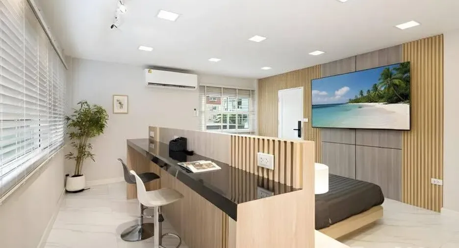 Haus zur Miete mit 3 Zimmer in Huai Khwang, Bangkok