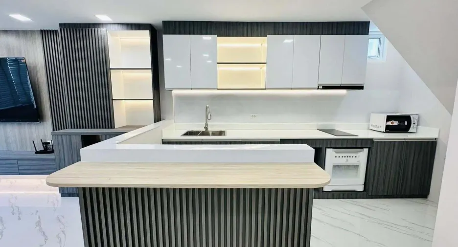 Haus zur Miete mit 3 Zimmer in Huai Khwang, Bangkok
