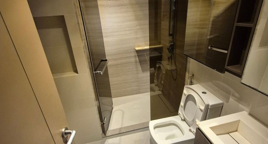 Condo en alquiler de 2 habitaciones en Khlong Toei, Bangkok