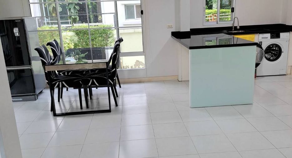 For rent 3 bedrooms house in Prawet, Bangkok