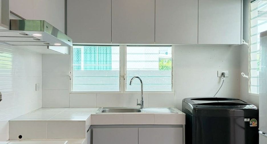 For rent 3 bedrooms house in Bang Phli, Samut Prakan