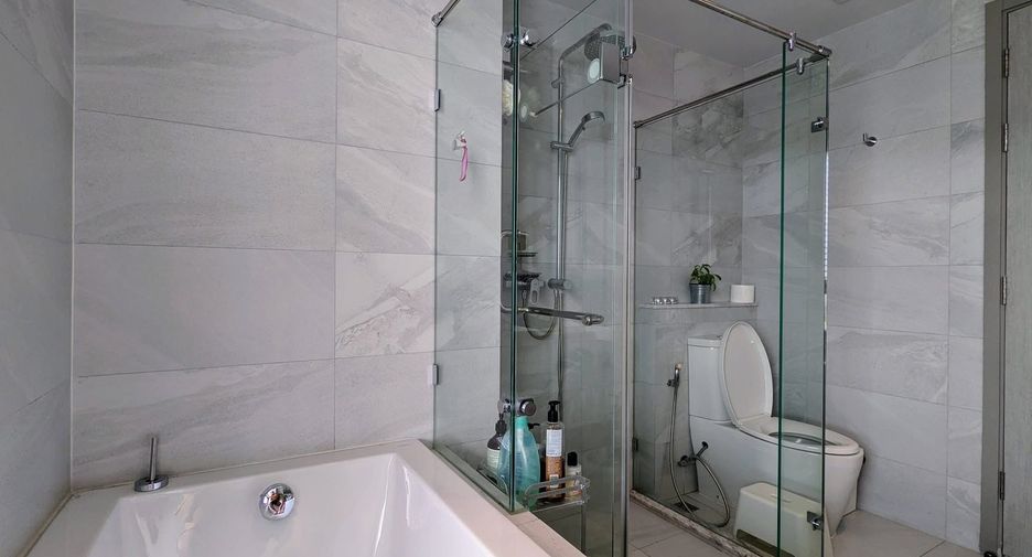 For rent 2 ベッドルーム condo in Watthana, Bangkok