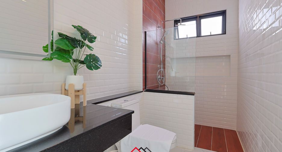 Casa en venta de 4 habitaciones en Bang Lamung, Chonburi