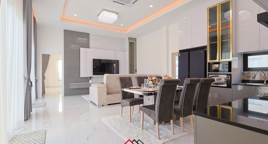 Casa en venta de 4 habitaciones en Bang Lamung, Chonburi
