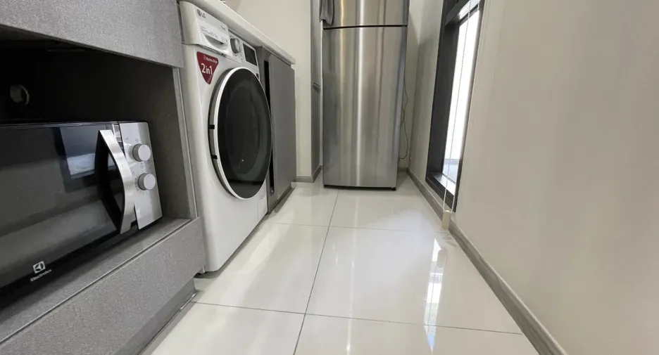 For rent 2 ベッドルーム condo in Huai Khwang, Bangkok