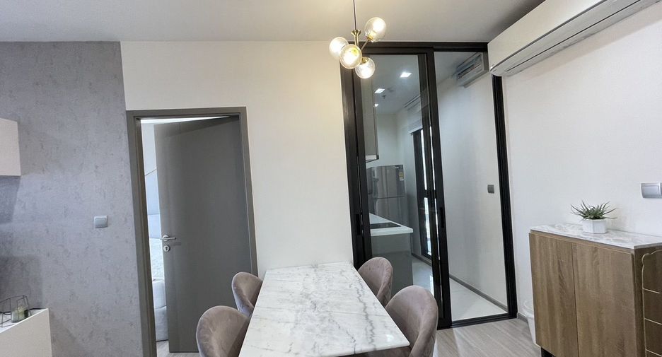 Condo en alquiler de 2 habitaciones en Huai Khwang, Bangkok