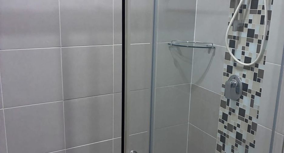 Condo en alquiler de 2 habitaciones en Huai Khwang, Bangkok