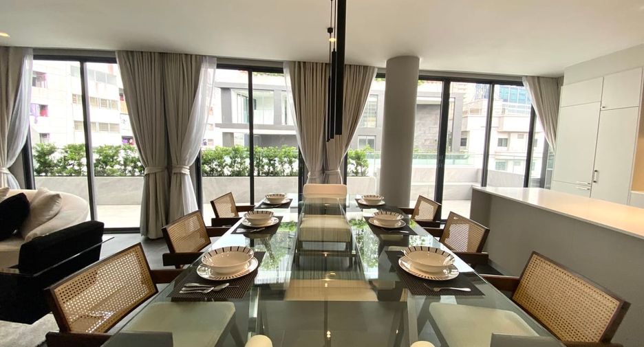 For sale 3 bedrooms condo in Watthana, Bangkok