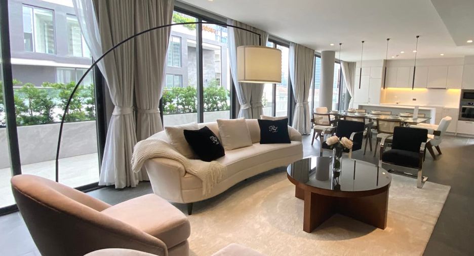 For sale 3 bedrooms condo in Watthana, Bangkok
