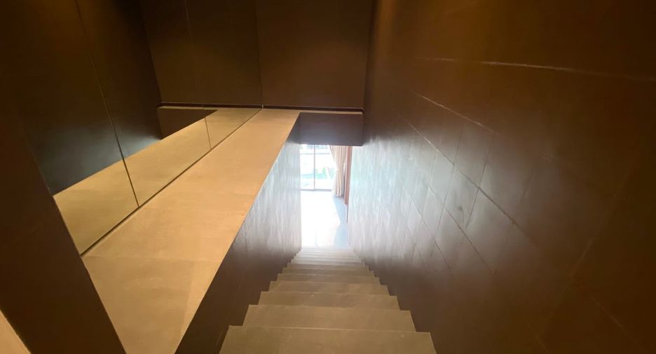 For sale 3 bedrooms condo in Watthana, Bangkok