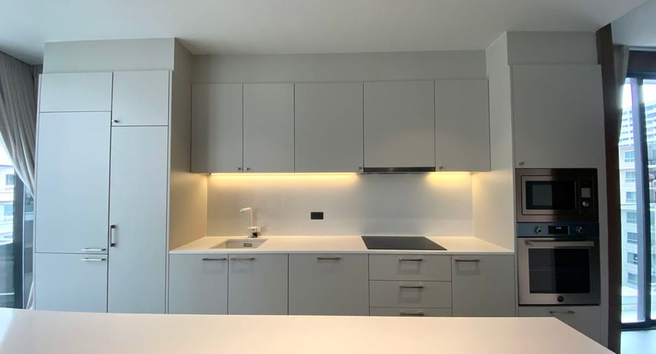 For sale 3 bedrooms condo in Watthana, Bangkok