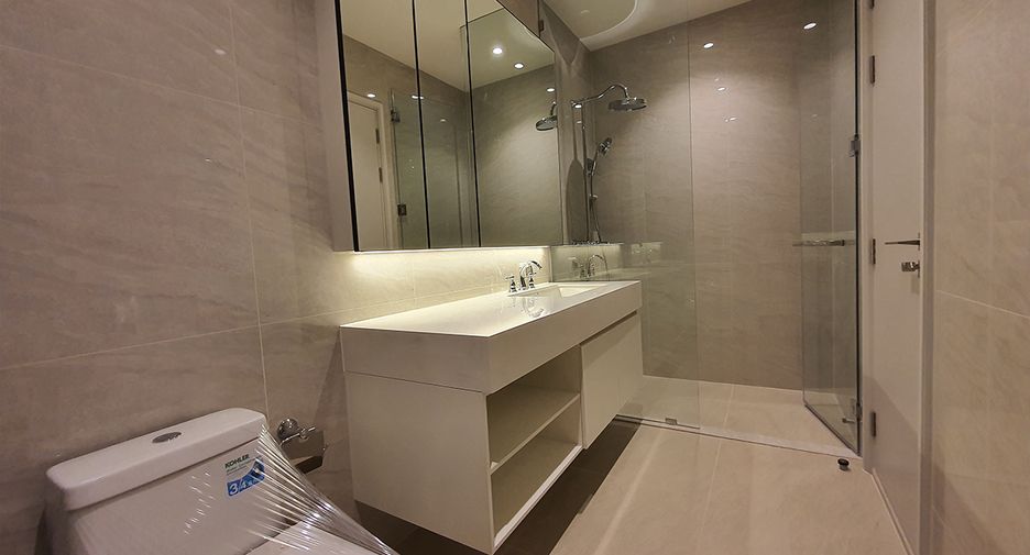 For sale 2 bedrooms condo in Pathum Wan, Bangkok