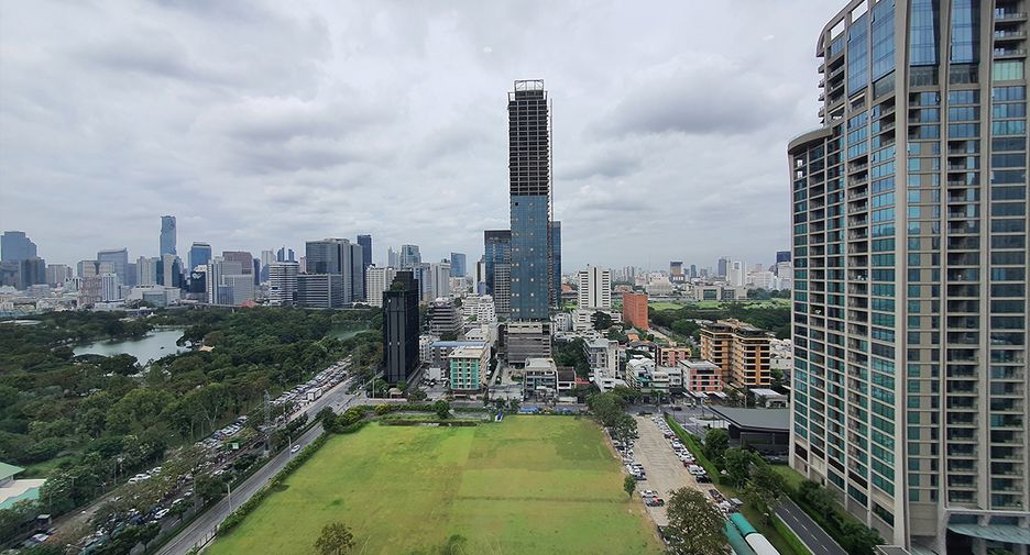 For sale 2 bedrooms condo in Pathum Wan, Bangkok