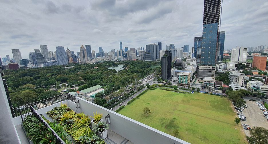 For sale 2 bedrooms condo in Pathum Wan, Bangkok
