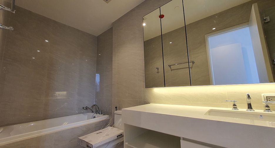 For sale 2 bedrooms condo in Pathum Wan, Bangkok