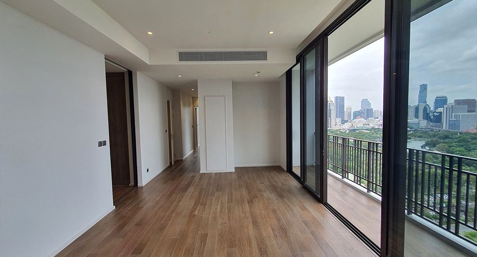 For sale 2 bedrooms condo in Pathum Wan, Bangkok