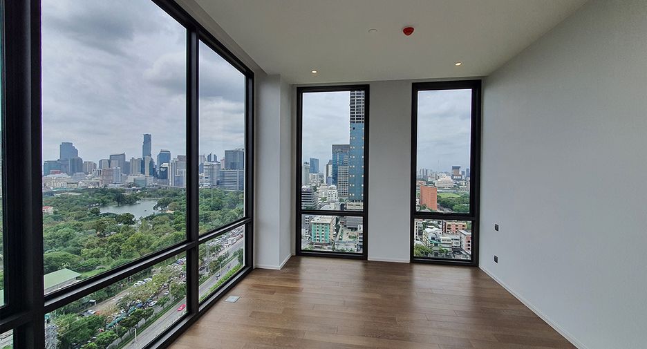 For sale 2 bedrooms condo in Pathum Wan, Bangkok
