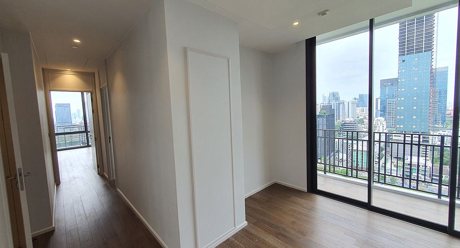 For sale 2 bedrooms condo in Pathum Wan, Bangkok