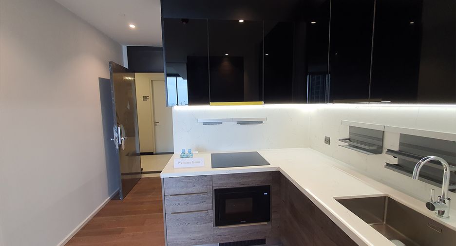 For sale 2 bedrooms condo in Pathum Wan, Bangkok