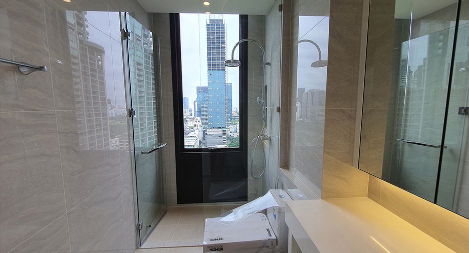 For sale 2 bedrooms condo in Pathum Wan, Bangkok
