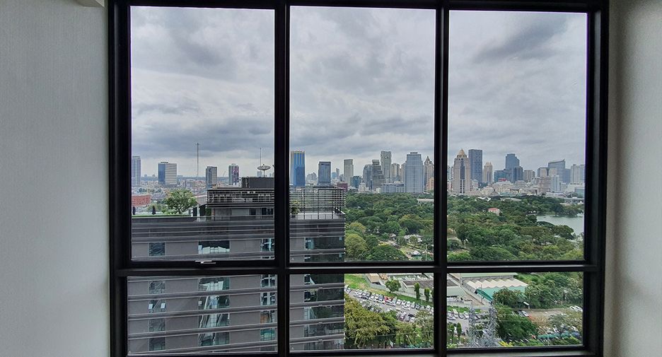 For sale 2 bedrooms condo in Pathum Wan, Bangkok