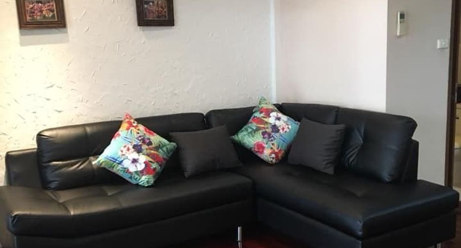 For rent 2 bedrooms townhouse in Bang Na, Bangkok