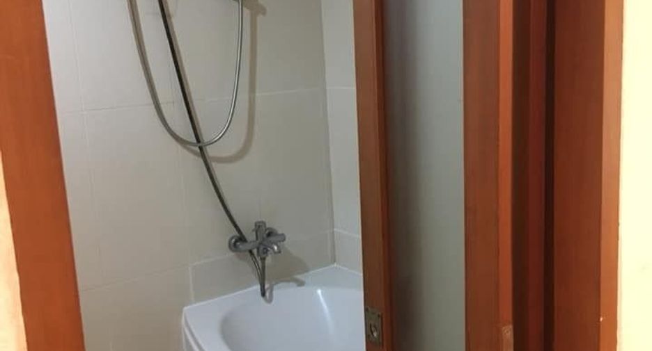For rent 2 bedrooms townhouse in Bang Na, Bangkok