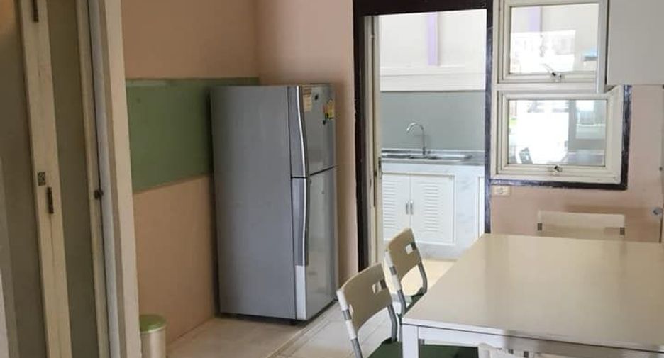 For rent 2 bedrooms townhouse in Bang Na, Bangkok
