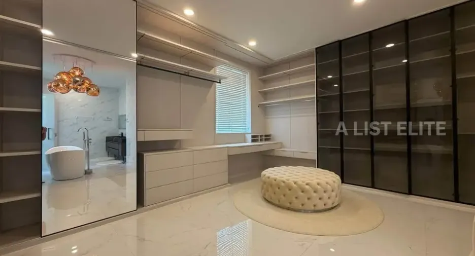 For rent 5 bedrooms house in Bang Lamung, Chonburi