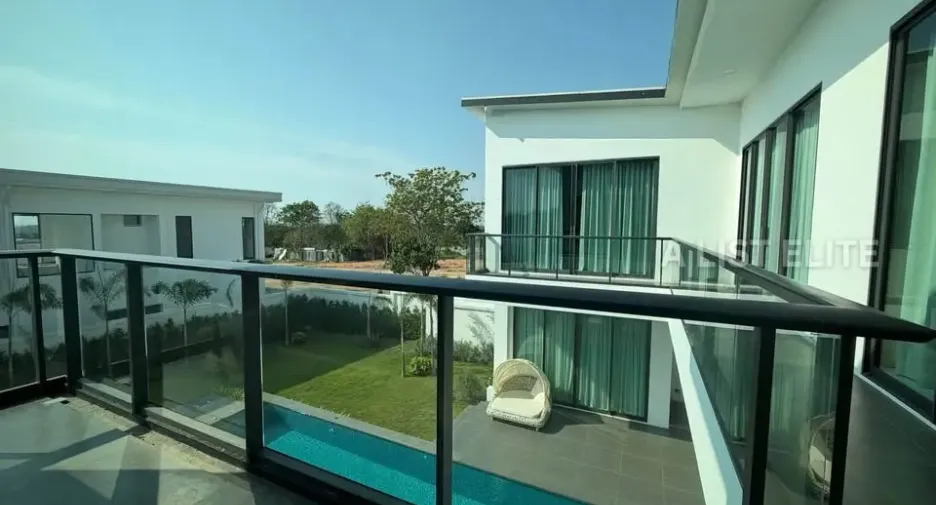 For rent 5 bedrooms house in Bang Lamung, Chonburi