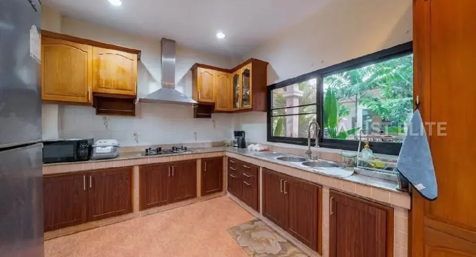For rent 4 bedrooms house in Bang Lamung, Chonburi
