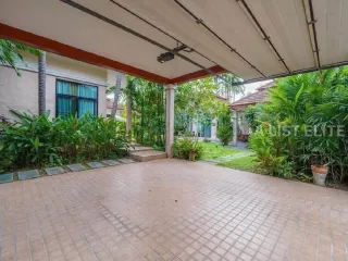 Haus zur Miete mit 4 Zimmer in Bang Lamung, Chonburi