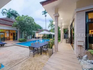 Haus zur Miete mit 4 Zimmer in Bang Lamung, Chonburi