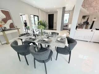 À louer 5 chambres maison à Bang Lamung, Chonburi