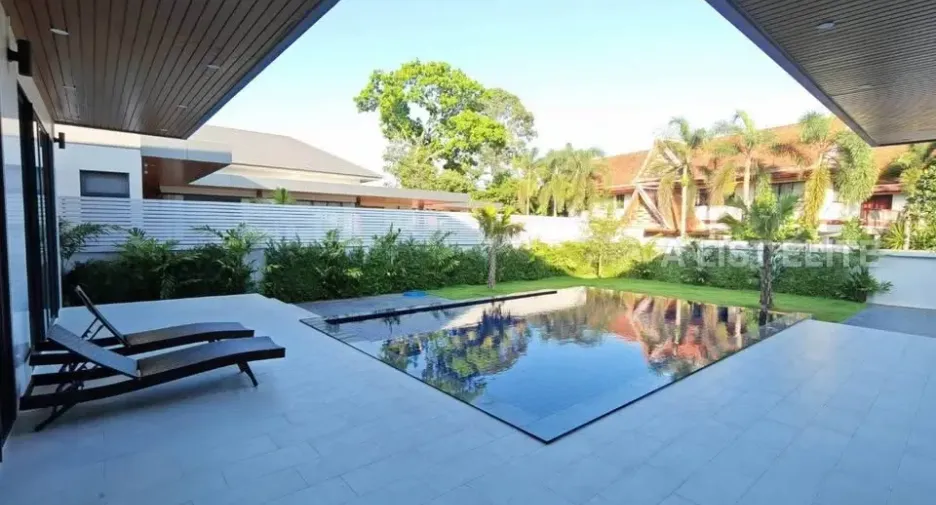 For rent 5 bedrooms house in Bang Lamung, Chonburi