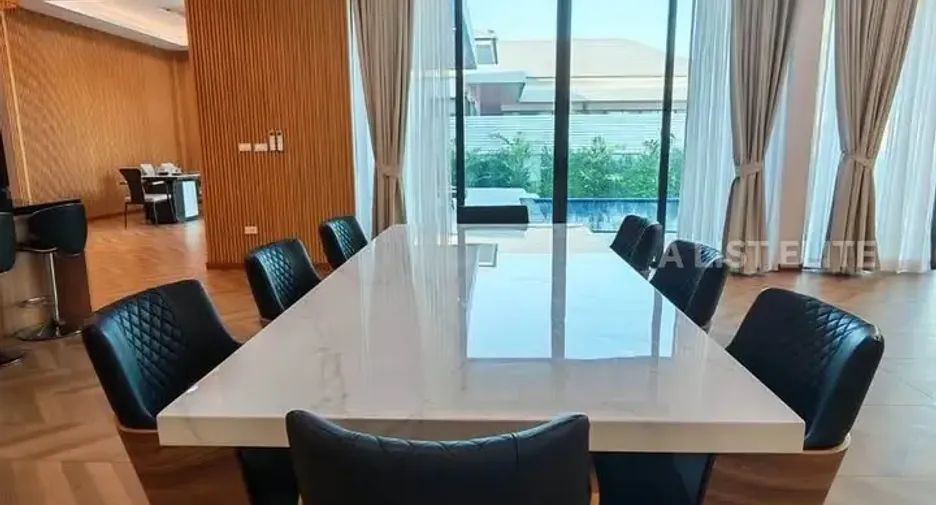 For rent 5 bedrooms house in Bang Lamung, Chonburi