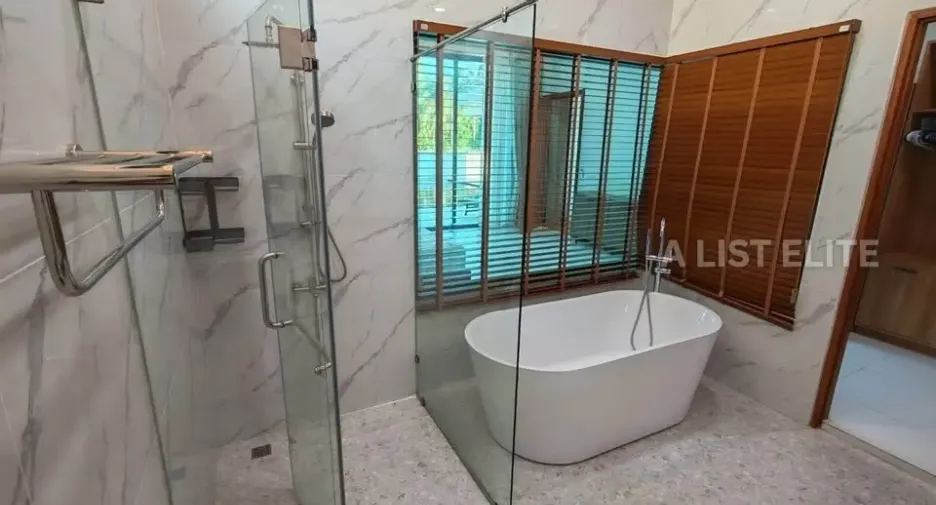For rent 5 bedrooms house in Bang Lamung, Chonburi