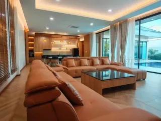 À louer 5 chambres maison à Bang Lamung, Chonburi